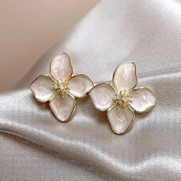 Gold Beige Enamel Flower Stud Earrings – 2.5cm
